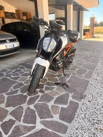 Duke 125