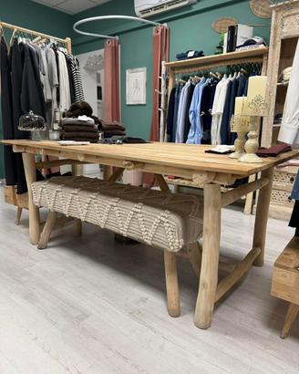 Tavolo in legno con panca