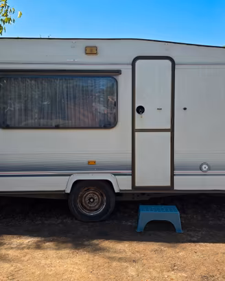 Roulotte Adria 4057