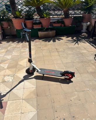 Monopattino Elettrico Aprilia ESRZ
