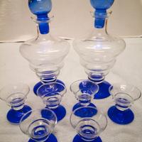 2 bottigliette con bicchierini vintage. 