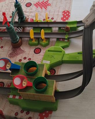 pista hotwheels mario kart con personaggi 