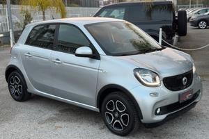 Smart ForFour 70 1.0 twinamic Prime LED PELLE
