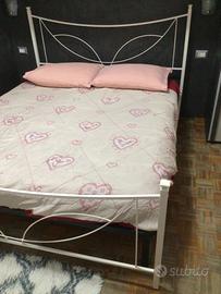Letto matrimoniale in ferro battuto