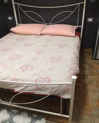 Letto matrimoniale in ferro battuto