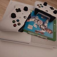 Xbox One + 2 controller + batterie ricaric + fifa