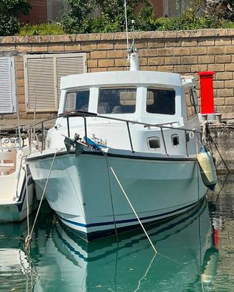 Barca cabinata pilotina Diesel linea d asse