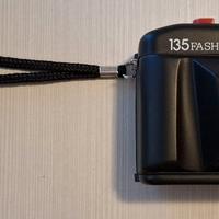 Macchina fotografica 135 mm a rullino