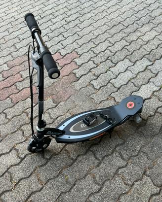 Monopattino elettrico Razor bambino e90