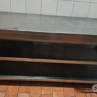 tavolo in acciaio con ruote 