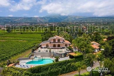 Villa di lusso con piscina a Zafferana Etnea