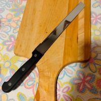 tagliere con coltello 