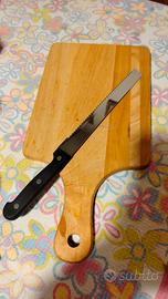 tagliere con coltello 