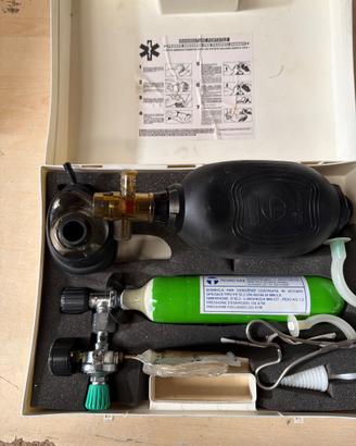 Set completo per rianimazione con bombola piena