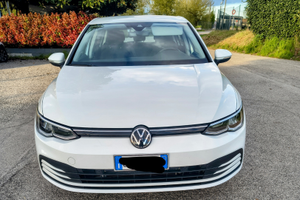 Volkswagen Golf 8 1.5 tgi Life DSG 130cv