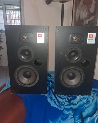Coppia di casse JBL
TLX6