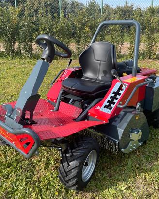 Trattorino trinciaerba Meccanica Benassi FOX 95 4W