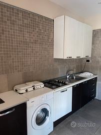 tolgo  frigorifero,tv e cucina