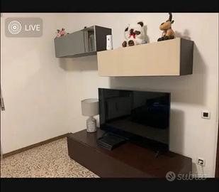 Pensili e cassettone porta tv