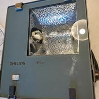 faro esterno ioduri metallici IP65 Philips