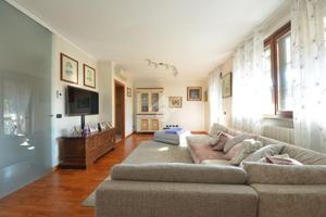 PORZIONE DI TRIFAMILIARE A CAMBIAGO