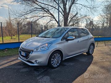Splendida Peugeot 208 5 porte