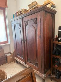 Armadio antico etnico indonesiano legno massello