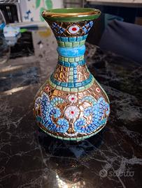 Vaso in ceramica decorato in oro 