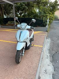 Beverly 300