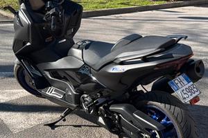 Yamaha TMax 560 anno 2024