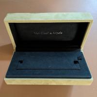 BoxVan Cleef & Arpels in Alcantara per bracciale