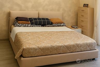 Letto matrimoniale imbottito