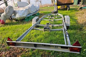 Rimorchio per trasporto barche