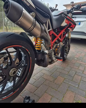 ducati hypermotard 1100s 
