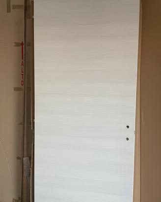 porta battente biancha