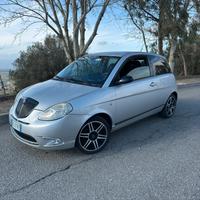 Lancia Ypsilon 1.3 Multijet 75cv Sport Momo Design