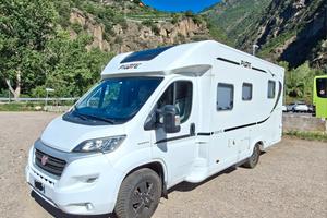 Camper semiintegrale  Pilote P706