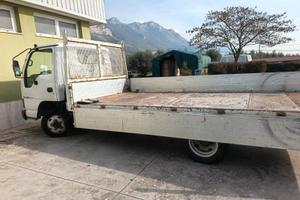 Autocarro cassonato Isuzu P 35.3