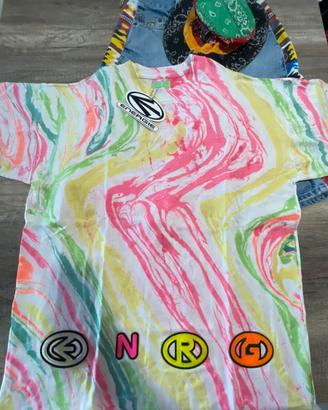 T-shirt Energie nuova con cartellino