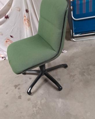 sedia da ufficio girevole senza braccioli verde