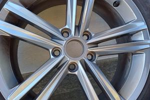 Cerchi in lega con gomme invernali Golf VII R-Line