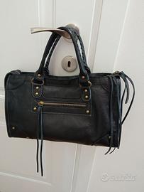 Vera pelle modello Balenciaga