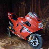 Modellino Ducati desmosedici 1/9