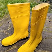 2 paia Stivali n° 45