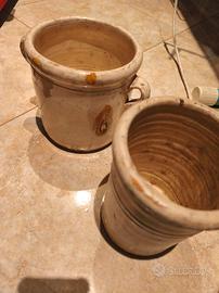 Due vasi in ceramica 
