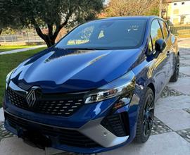 Clio e-tech allestimento Alpine