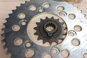 kit catena corona e pignone originale ducati 750/9