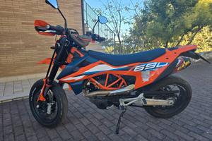 KTM 690 SMC R DEL 2023
