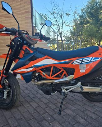 KTM 690 SMC R DEL 2023