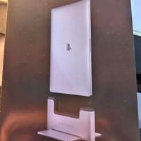 Vertical docking station per Macbook